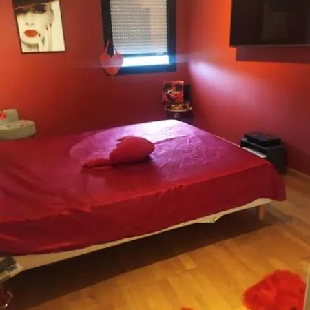 别墅 Maison Moderne ! Jacuzzi ! Table De Massage ! 萨韦奈